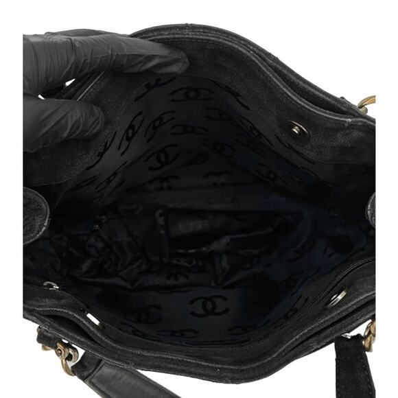 CHANEL Black Suede Shoulder Bag A-A13696 - Picture 7 of 13
